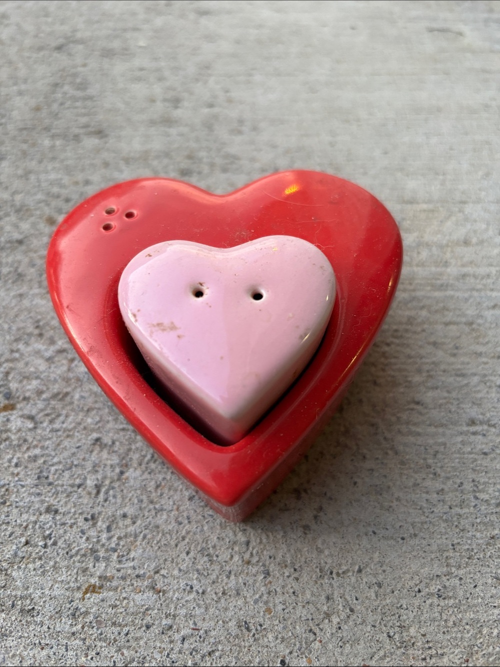 Heart Shaped Salt & Pepper Shaker Set - Red and Pink
